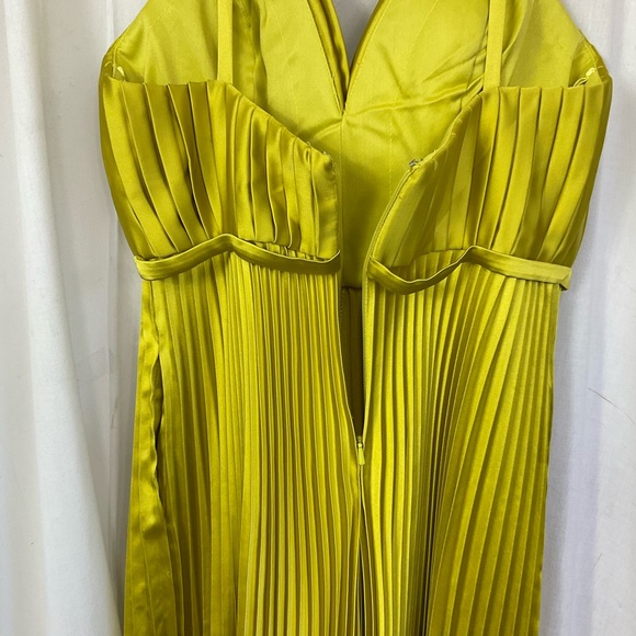 NEW Ieena Mac Duggal Chartreuse 23619 Pleated Wide Leg Open Back Jumpsuit Size 2 - Picture 13 of 16
